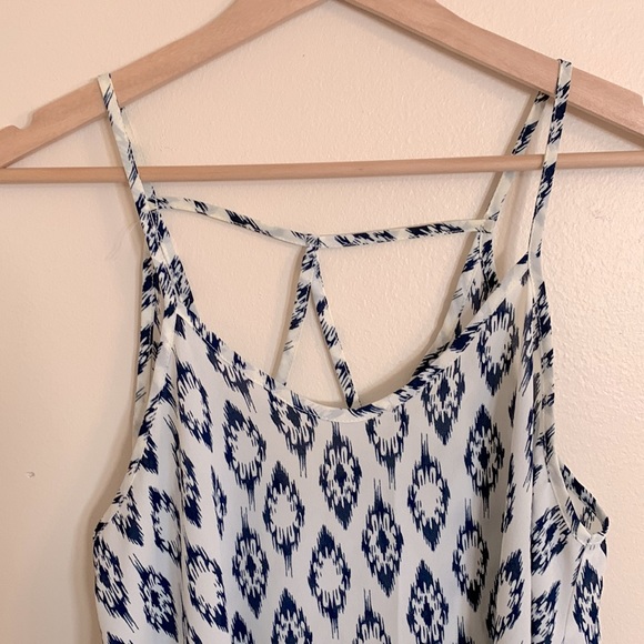 Flowy Tank Top - Picture 2 of 7